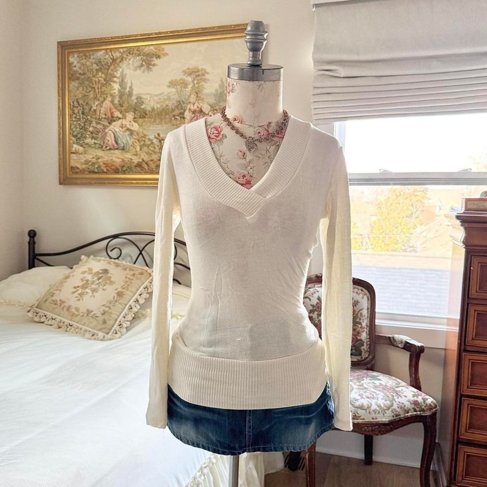 y2k white knit top‎  y2k debut fitted v neck knit top size large
